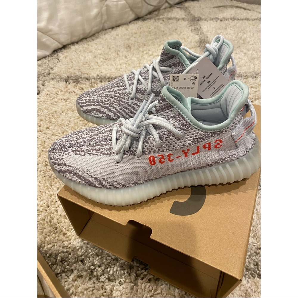 YEEZY BOOST 350 V2 (size: 5.5 US / 5 UK)